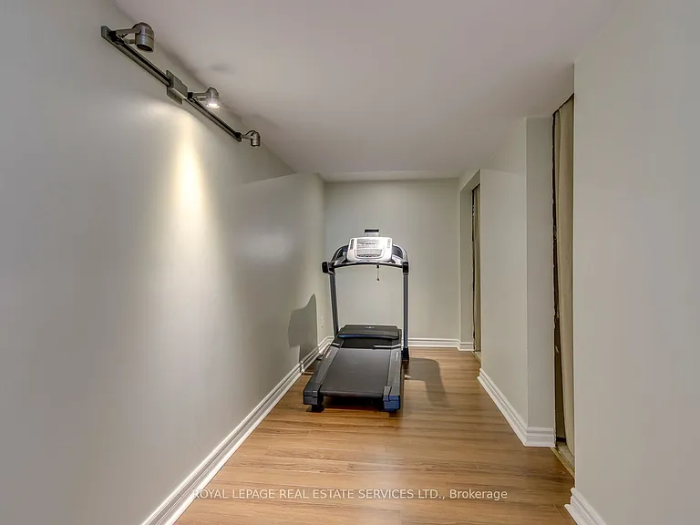 9 Barnstone Dr — Photo 43