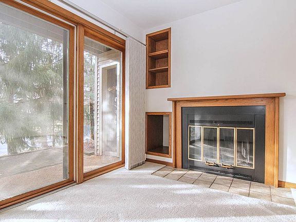 5th image of 27 Oak Grove Dr #27