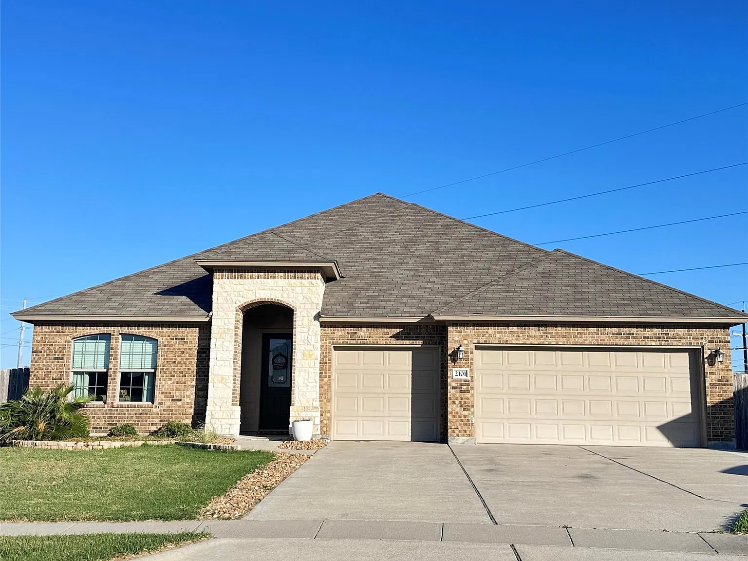 4 bed, 2.0 bath, 2030 sqft, $3,100 — Photo 1
