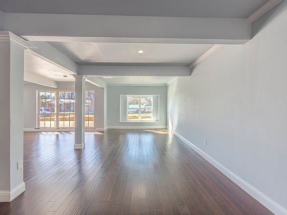 4th image of 109 W Marguerita Dr