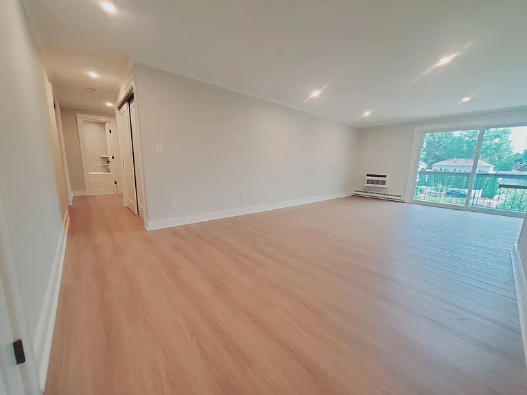 85 Riverside Ave #F7 — Photo 10