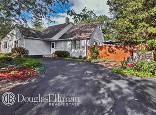 23 Charter Rd, Selden, NY 11784