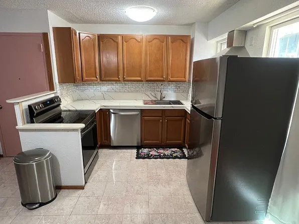 2118 Kuhio Ave APT 404, Honolulu, HI 96815