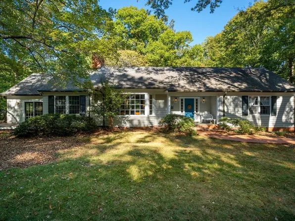 2100 Markham Dr, Chapel Hill, NC 27514