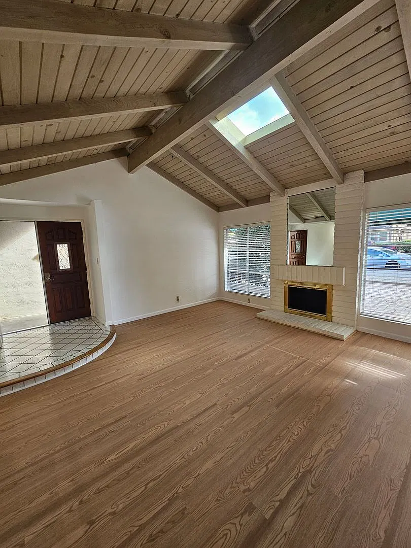 Deramy 4-Bedroom Delight! - Fremont — Photo 4