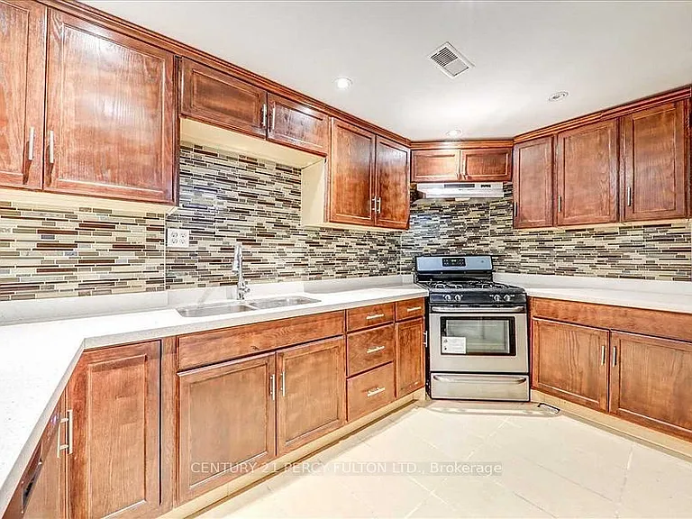 43 Condarcuri Cres — Photo 6