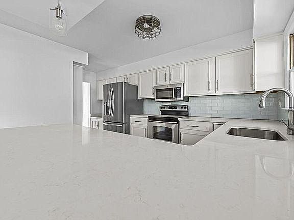 5th image of 1101 Collier Rd NW
