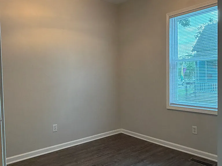 1148 Lexington Ave — Photo 9