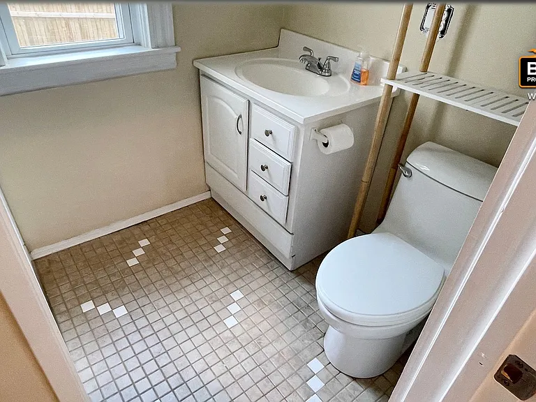 10-12 Otis St — Photo 13