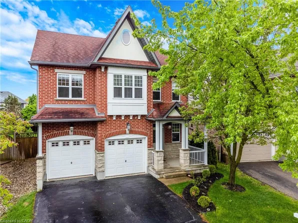 35 Coopershawk St, Kitchener, ON N2K 4J7