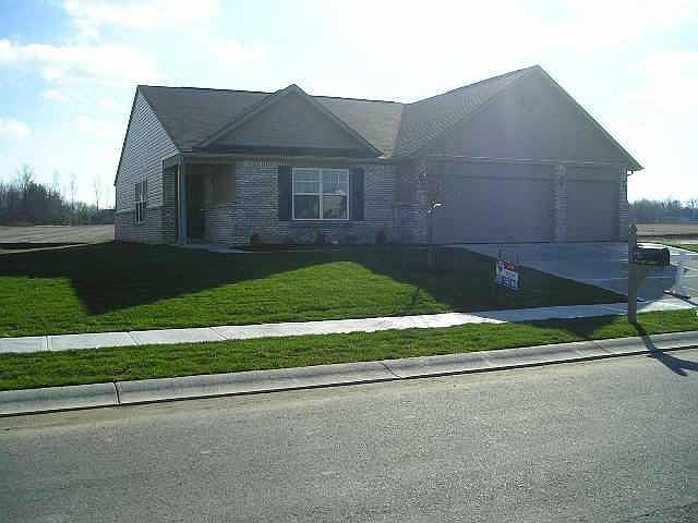 1st image of 785 N Penny Ln