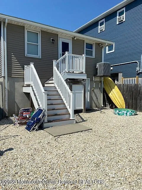 136 Randall Ave photo 1