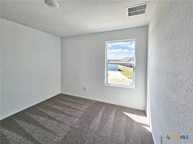 805 Riviera Ct — Photo 12