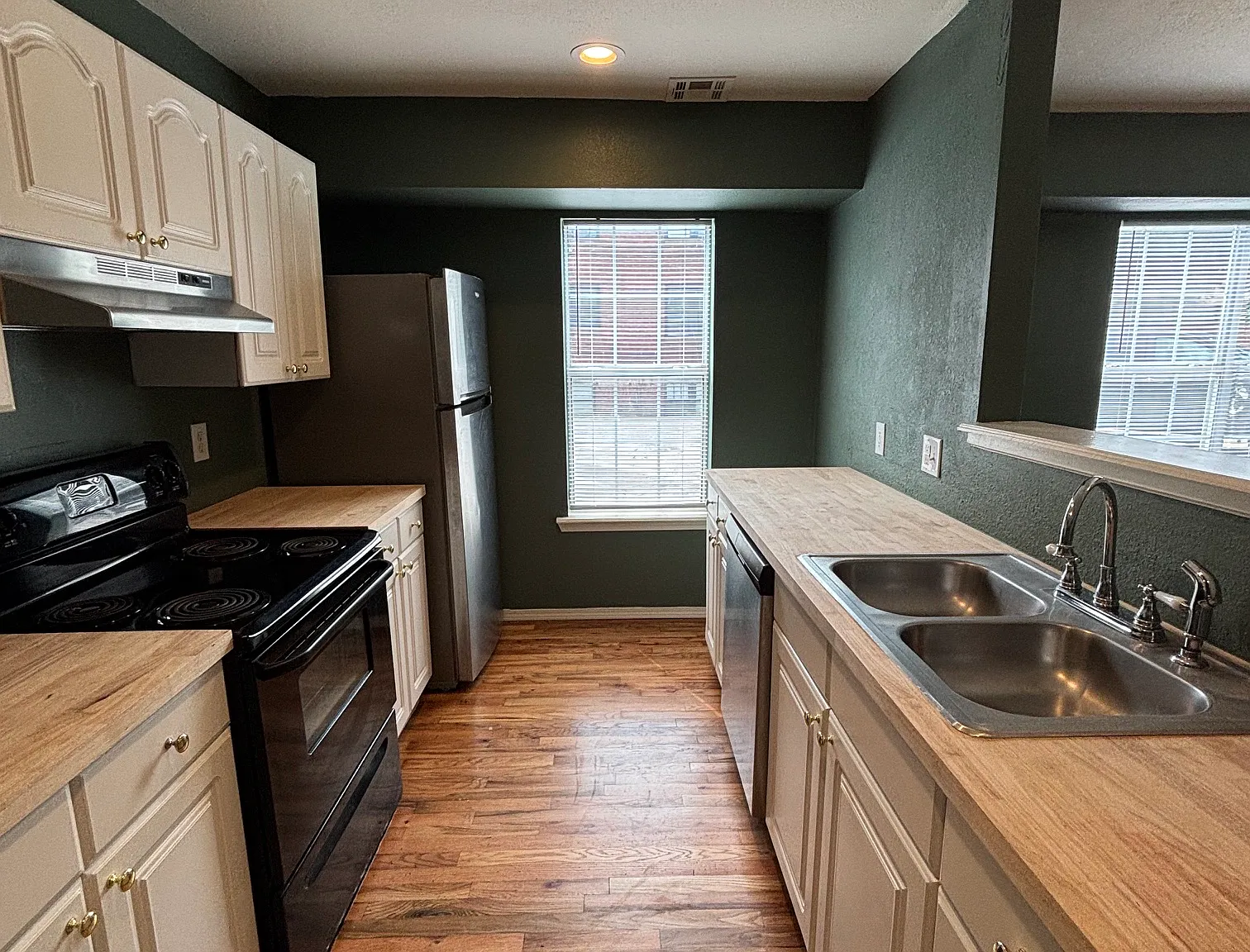2 bed, 1000 sqft, $1,195 — Photo 4