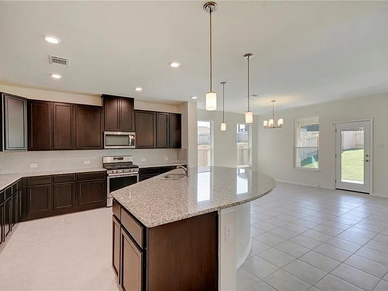 3105 Maurine Dr — Photo 5