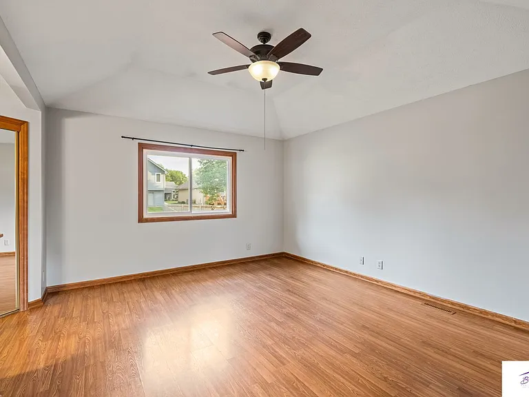 16911 N Cir — Photo 14