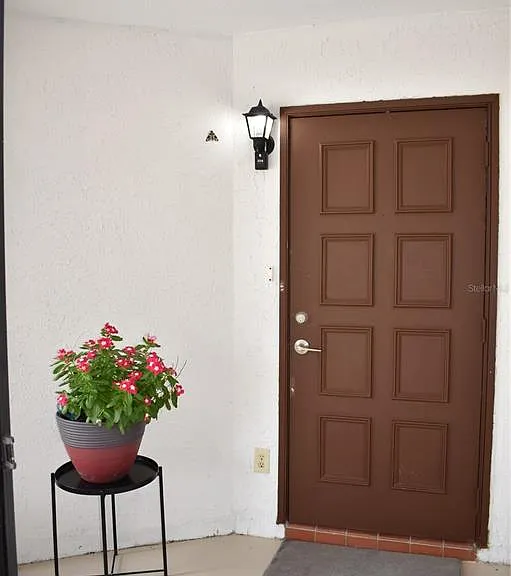 Aura Ct — Photo 3