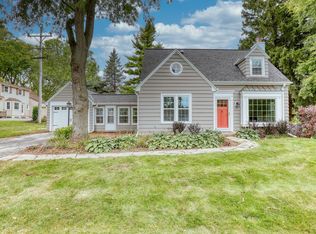 645 Hi View Ct, Elm Grove, WI 53122