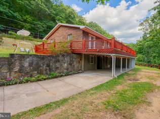 1472 Briery Gap Rd, Riverton, WV 26814