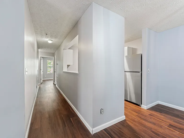 3247 Fairington Dr — Photo 8