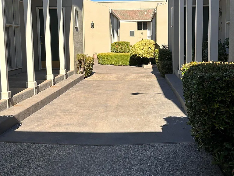 Country Club Plaza — Photo 1