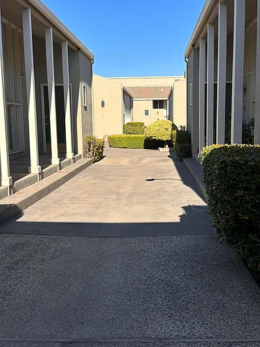 Country Club Plaza Photo 1