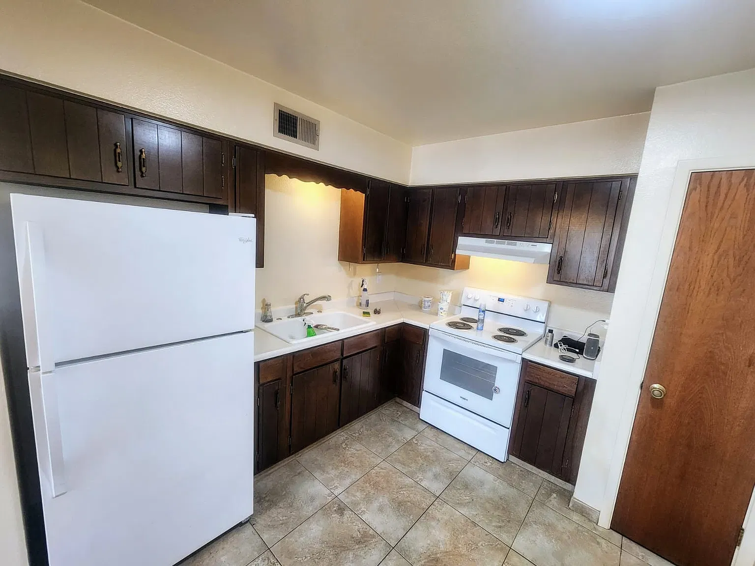 2 bed, 600 sqft, $1,200 — Photo 4