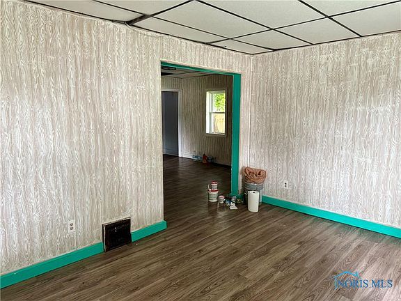 3rd image of 126 W Hicks St