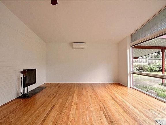 4th image of 4002 149th Ave SE