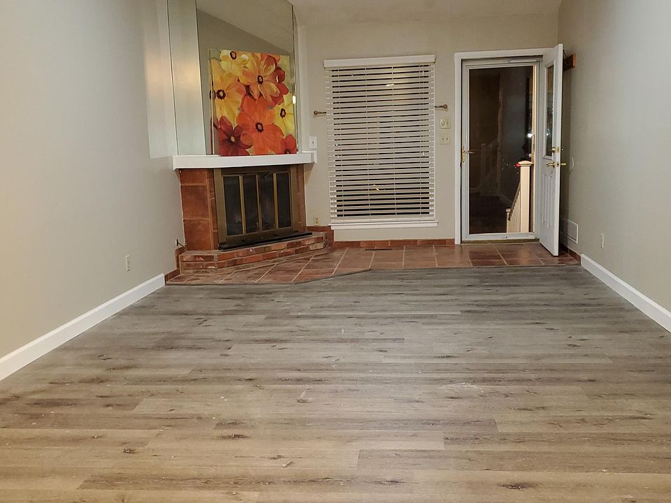 Large open living Room area with Vaulted ceilings