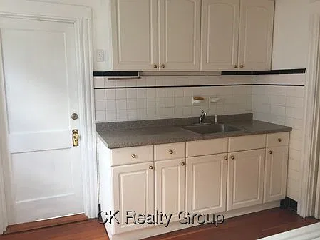 42 Dartmouth St — Photo 3