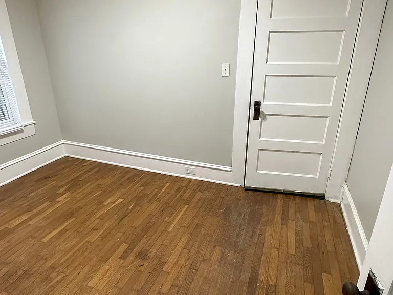 1110 Grand Ave NW — Photo 7