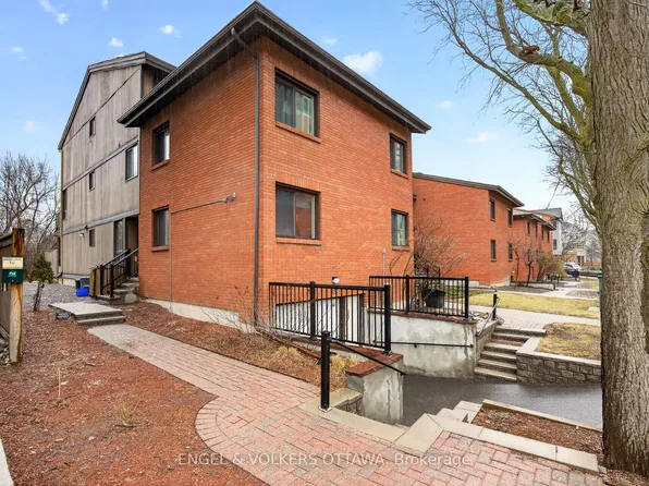35 Robinson Ave #B, Ottawa, ON K1N 8N8