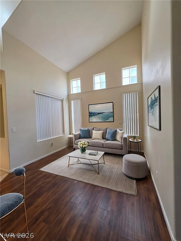 4 bed, 2.5 bath, 1708 sqft, $2,545 — Photo 1