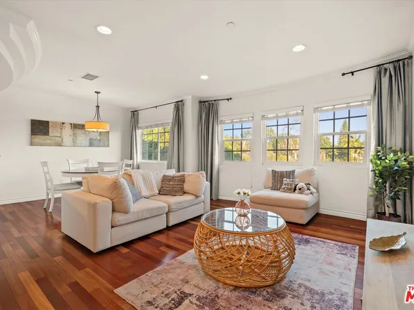 4832 Whitsett Ave Unit 303, Valley Village, CA 91607