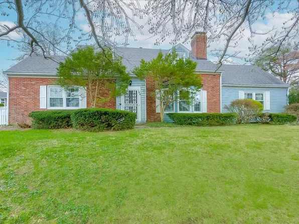 104 Tanglewood Dr, Frankfort, KY 40601