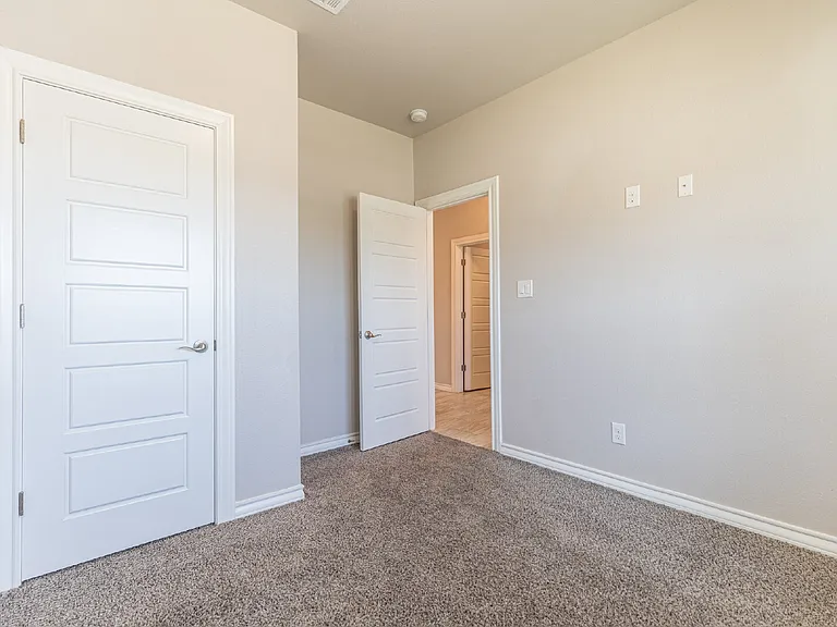 115 Katy Post — Photo 5