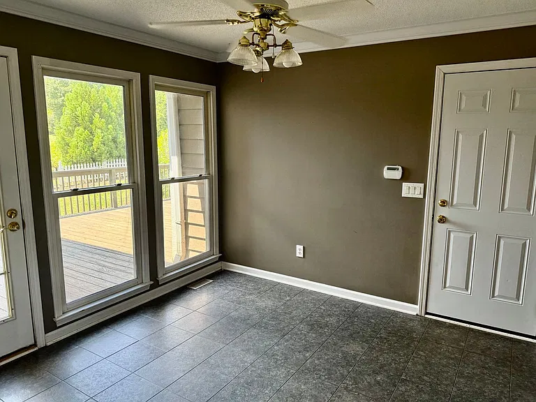 3053 Woodale Cir — Photo 6