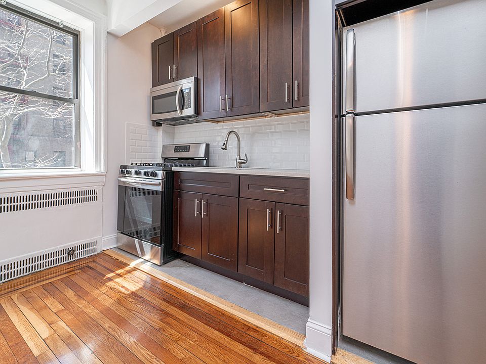 1st image of 25-98 36th St #1EE
