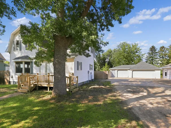 313 E 2nd St, Elkton, SD 57026