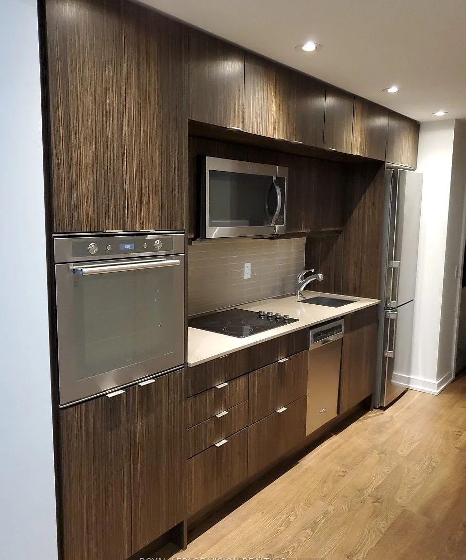 10 York St — Photo 2