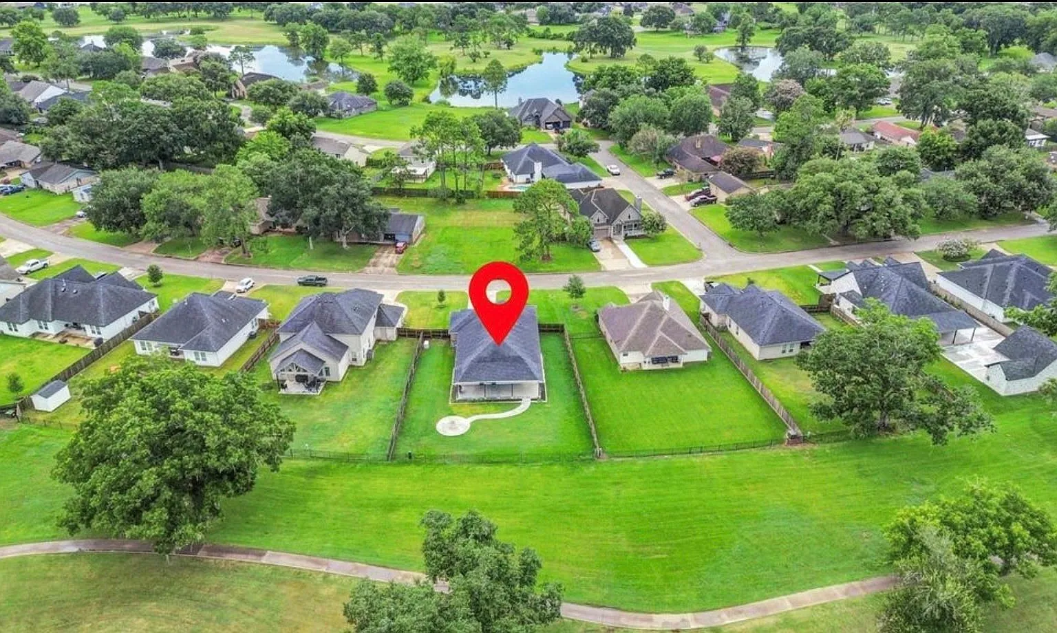 3 bed, 2.0 bath, 2035 sqft, $3,000 — Photo 3