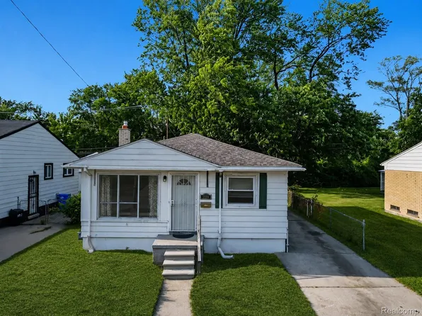29632 Hazelwood St, Inkster, MI 48141