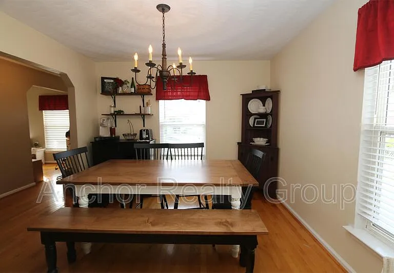 1618 Kingston Ave — Photo 16