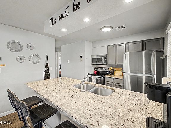 4th image of 5000 E EVERGREEN Drive