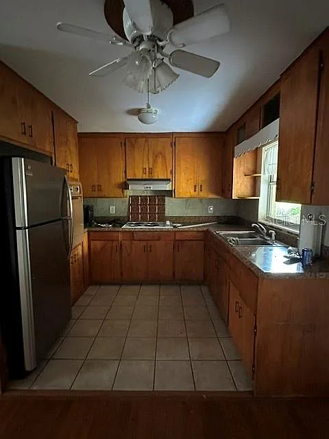 2 bed, 2.0 bath, 1452 sqft, $1,750 — Photo 3