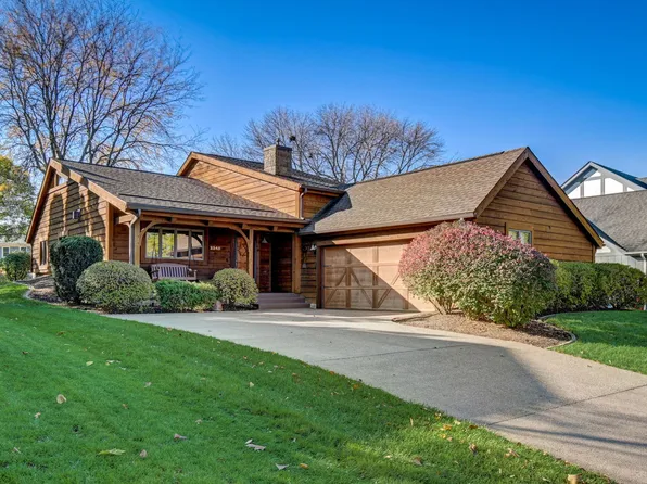 2345 Lakeshore Ct, Aurora, IL 60504