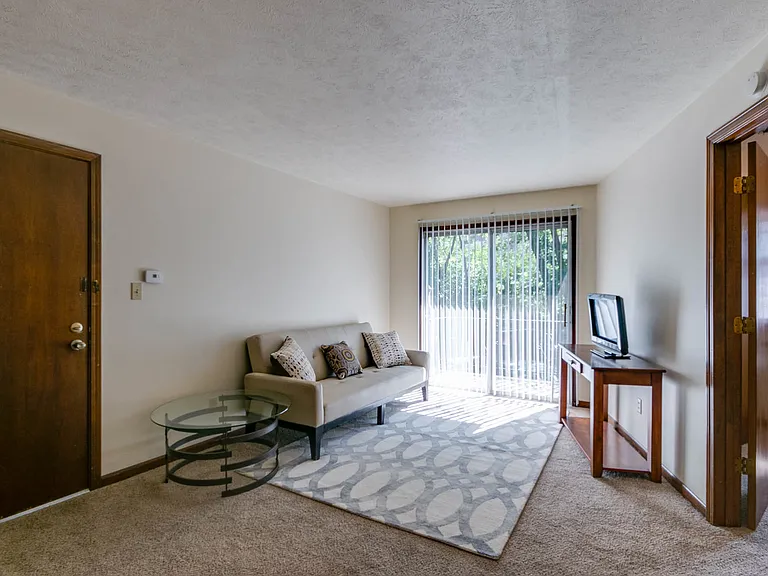 1119 Laramie St — Photo 4