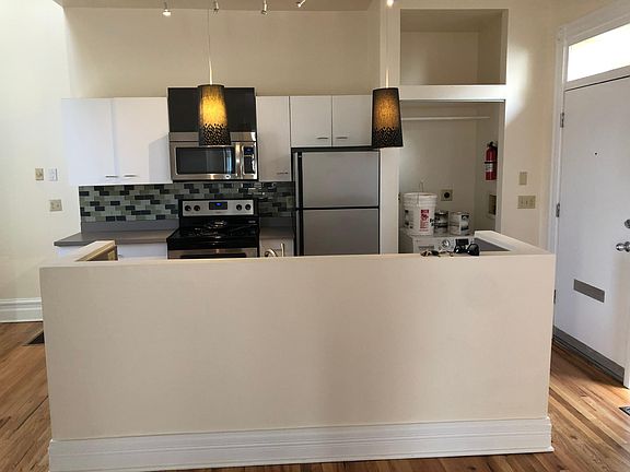 3rd image of 2453 Glenarm Pl