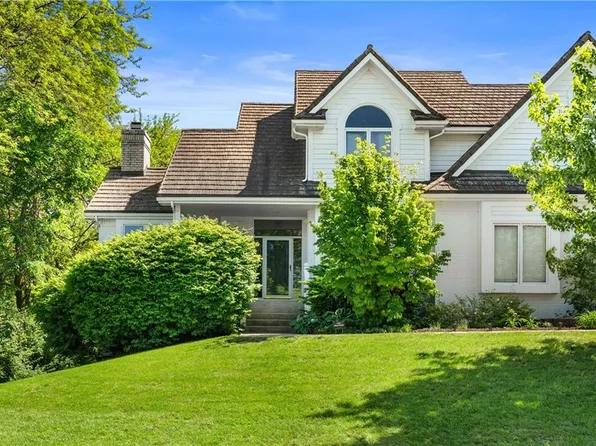 1813 SW Longview Ter, Lees Summit, MO 64081